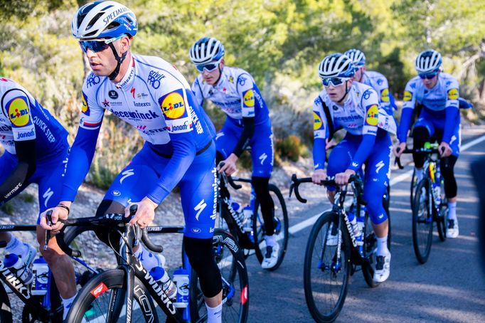 Cyklistický tým Deceuninck - Quick-Step na kempu ve Španělsku: Zdeněk Štybar (vlevo).