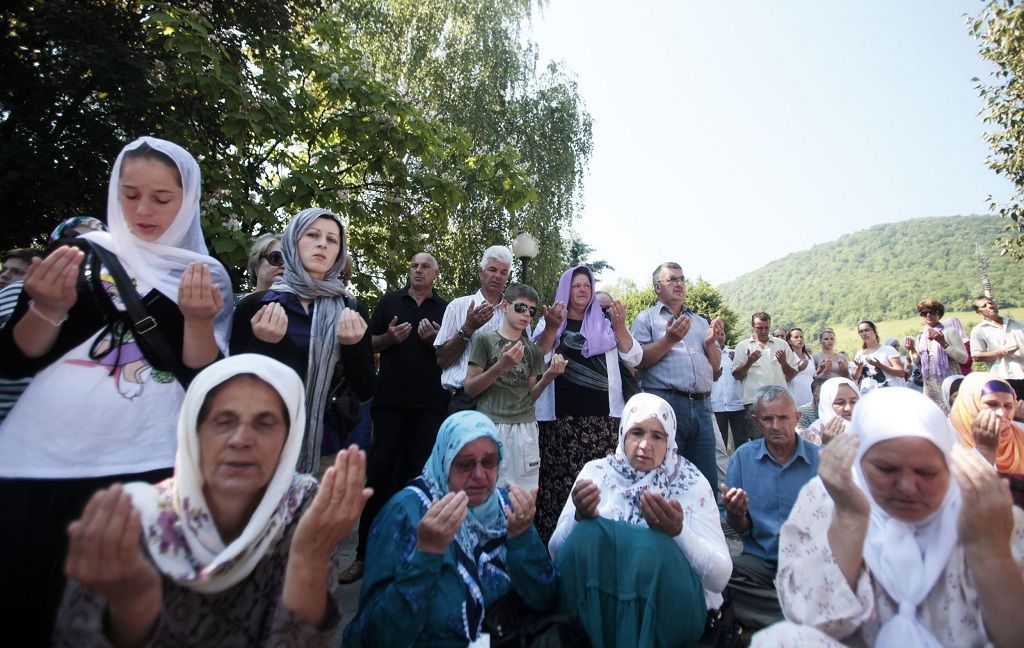 Převoz ostatků obětí srebrenické genocidy z Visoka do Srebrenice