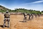 Vláda schválila vyslání desítek vojáků do Mali, Nigeru a Čadu
