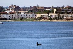 Egypt zahájil zkušební provoz ve větvi Suezského průplavu