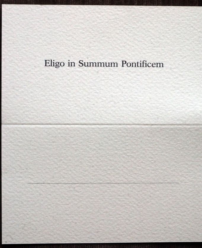 A picture shows the ballot that will be used by cardinals for the next conclave in the Sistine Chapel at the Vatican in this April 12, 2005 file photo. Catholic cardinals flock to Rome to choose the next pope, following the shock abdication of Pope Benedict last month. Under Church law they have until March 20, 2013 to start a conclave to choose a new pope from among 115 of them who are under the age of 80, but they can decide to start it earlier. REUTERS/Osservatore Romano/Files (VATICAN SOCIETYSOCIETY RELIGION) ATTENTION EDITORS - THIS IMAGE WAS PROVIDED BY A THIRD PARTY. FOR EDITORIAL USE ONLY. NOT FOR SALE FOR MARKETING OR ADVERTISING CAMPAIGNS. THIS PICTURE IS DISTRIBUTED EXACTLY AS RECEIVED BY REUTERS, AS A SERVICE TO CLIENTS Published: Bře. 6, 2013, 2:34 odp.