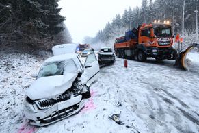 Foto: Sníh ochromil Evropu. V Alpách hrozí laviny, v Německu zrušili lyžařský závod