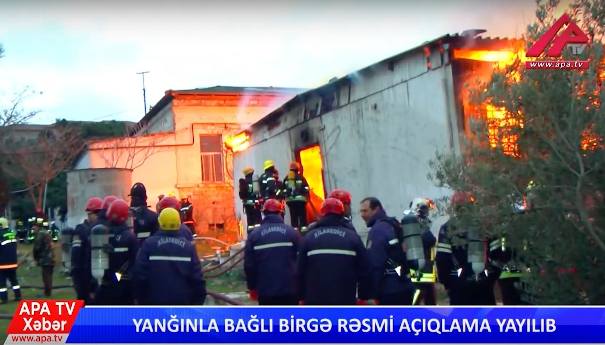Snímek z ázerbájdžánské televize z požáru rehabilitačního střediska pro drogově závislé v Baku.