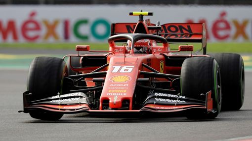 Charles Leclerc ve Ferrari v kvalifikaci na Velkou cenu Mexika formule 1