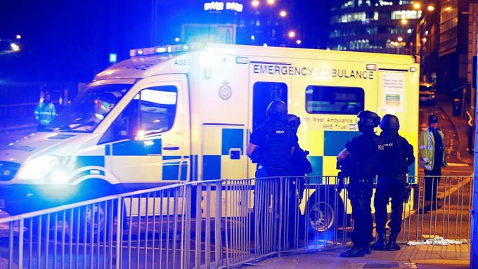 Británie zažila další teroristický útok. V Manchesteru. Mířil i na teenagery a děti. Odporné.
