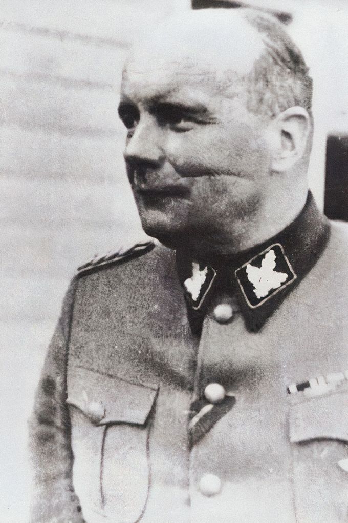 Velící důstojník nacistických SS jednotek Carl Friedrich Wilhelm Lothar Erdmann hrabě von Pückler, pod jehož vedením byla páchána válečná zvěrstva. Nedatovaný snímek