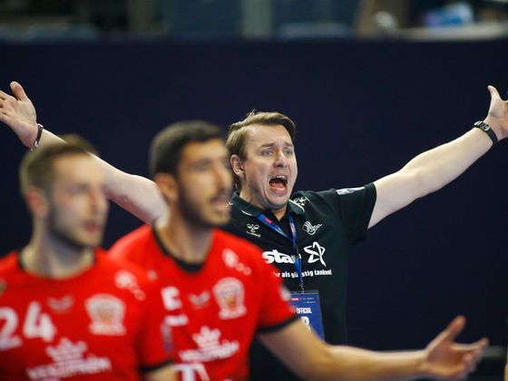 V semifinále proti Veszprému nebyl Filip Jícha spokojen s rozhodčími.