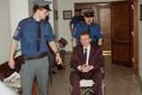 Karel Kopáč dostal u soudu 21 let. S rozsudkem ale nebyl smířený, v dubnu 2004 se v kuřimské věznici oběsil na šňůrce od pyžama.