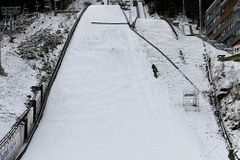 Liberecký závod SP zrušen. Kvůli větru na můstku