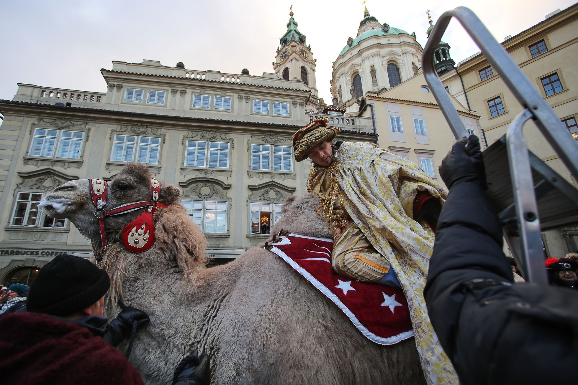 Tříkrálový průvod Prahou s požehnáním Dominika Duky