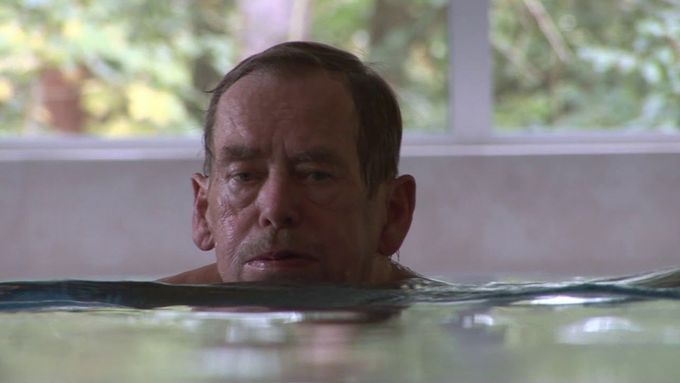 Trailer z filmu Tady Havel, slyšíte mě? dokumentaristy Petra Jančárka.