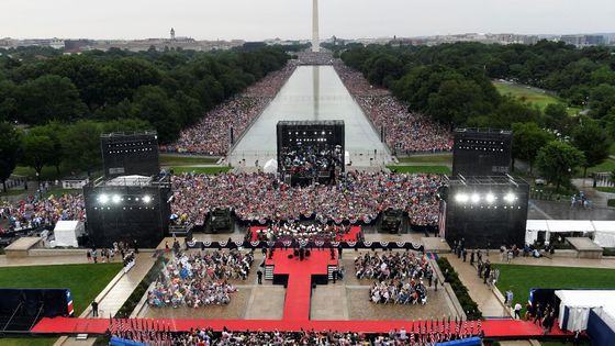 USA slaví Den nezávislosti. Naše vlajka bude brzy na Marsu, slíbil Trump