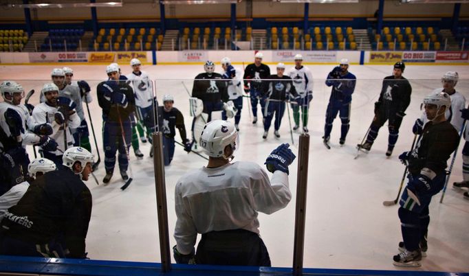 Kemp hokejistů Vancouveru před startem NHL