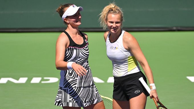 Barbora Krejčíková a Kateřina Siniaková po triumfu v Indian Wells.