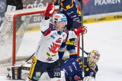 Hattrick po šestnácti letech. Červenka září, v týdnu přitom oslaví už 40. narozeniny