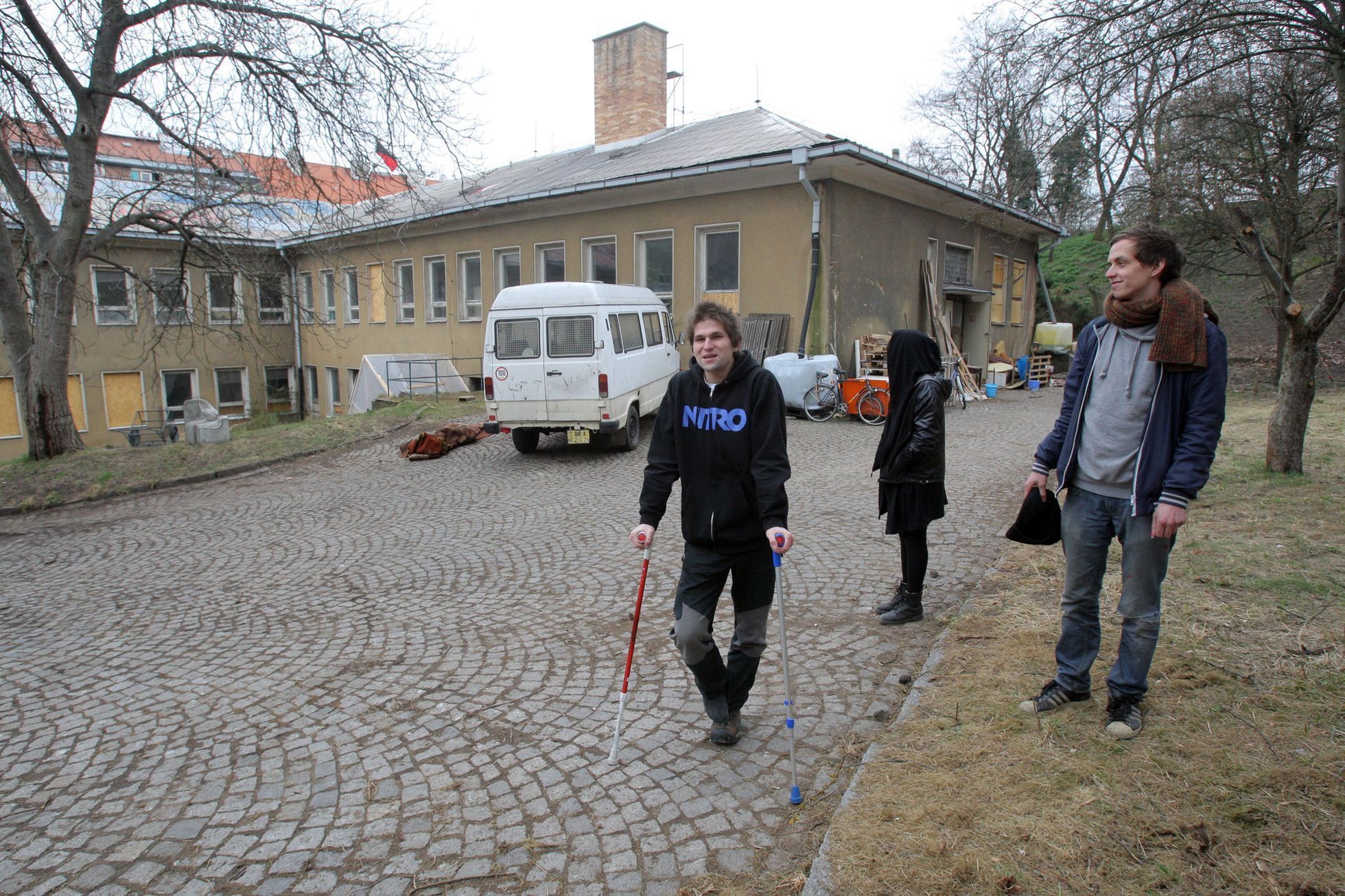 Klinika měsíc v legalitě
