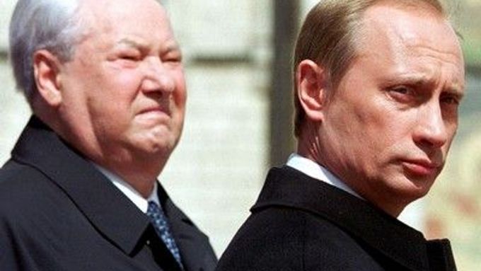 Vladimir Putin a Boris Jelcin.