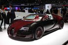 Dosud nejrychlejší sériově vyráběný automobil planety Bugatti Veyron se v Ženevě loučí se svojí kariérou. Následovník vozu, který mohl mít pod kapotou až 1200 koní, prý bude podstatně výkonnější a rychlejší.