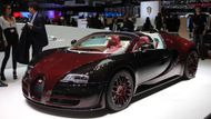 Dosud nejrychlejší sériově vyráběný automobil planety Bugatti Veyron se v Ženevě loučí se svojí kariérou. Následovník vozu, který mohl mít pod kapotou až 1200 koní, prý bude podstatně výkonnější a rychlejší.