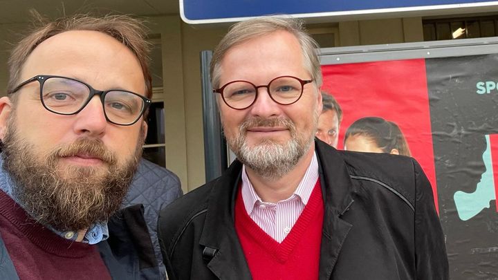 Fialův věrný muž z Twitteru. Když premiér řekne, ani neceknu a odejdu, říká Cerha