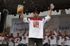 Přímý přenos: Hokejoví šampioni slaví s fanoušky na Staroměstském náměstí