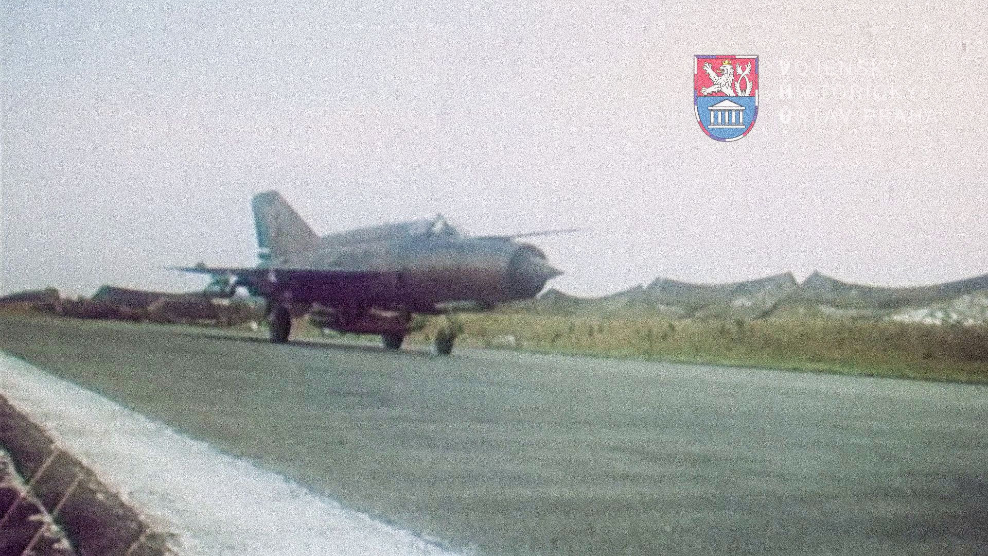 Film, Dálnice, Dálnice D1, Československý armádní film, přistávací plocha, Auto, historie