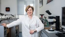 V Praze zakotvila ve známém hodinářství. Anna přibližuje práci se stroji času