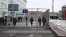 Inmates walk inside an enclosure at a high-security male prison camp outside Russia's Siberian city of Krasnoyarsk May 14, 2013. High-security male prison camp number 17 is intended to house male inmates who are serving a sentence for the first time, and have been convicted for serious crimes. Prisoners at the facility work in wood and metal processing shops, manufacture furniture, sew clothes and do other kinds of work. They can also take part in educational, sport and cultural programs. Picture taken May 14, 2013. REUTERS/Ilya Naymushin (RUSSIA - Tags: CRIME LAW SOCIETY) ATTENTION EDITORS: PICTURE 2 OF 29 FOR PACKAGE 'INSIDE SIBERIA'S PRISONS' SEARCH 'ILYA PRISON' FOR ALL IMAGES Published: Čer. 19, 2013, 10:02 dop.