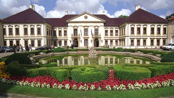 Barokní zámek v Kolodějích
