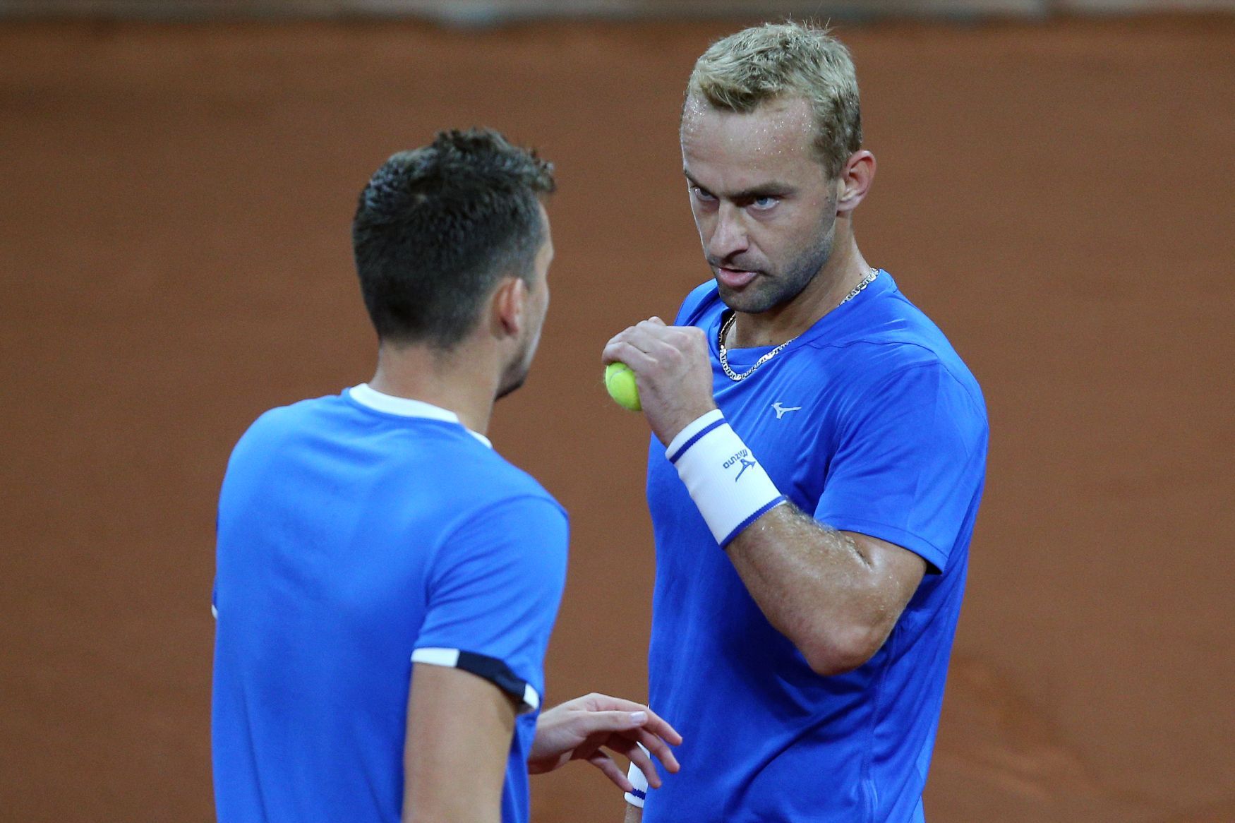 Roman Jebavý a Adam Pavlásek v Davis Cupu proti Nizozemsku