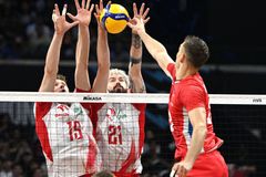 Polským favoritům sebrali set, na medaili ale nedosáhli. Volejbalisté končí čtvrtí