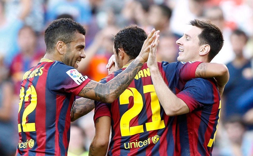 Barcelona vs. Levante, první kolo španělské La ligy (Alves, Messi)