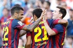 Barcelona rozdrtila Levante, Realu zařídil výhru mladý Isco