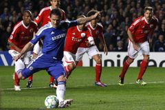 Chelsea udolala oslabenou Benfiku, Real dominoval