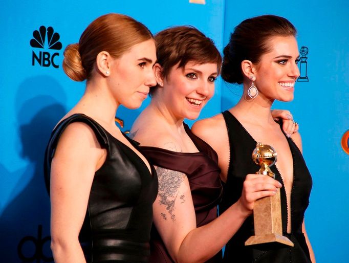 Mezi komediálními seriály uspěl drsnější Sev ve městě s názvem Girls - na snímku herečky Lena Dunham, Allison Williams a Zosia Mamet