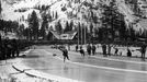 1960 Popis:Zimní olympijské hry 1960 ve Squaw Valley - v závodě na 500 m v rychlobruslení zvítězil sovětský reprezentant Jevgenij Grišin - na sn. jede po vnitří dráze.