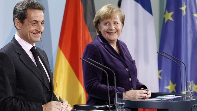 Nerozlučná dvojka posledních měsíců: Nicolas Sarkozy a Angela Merkelová