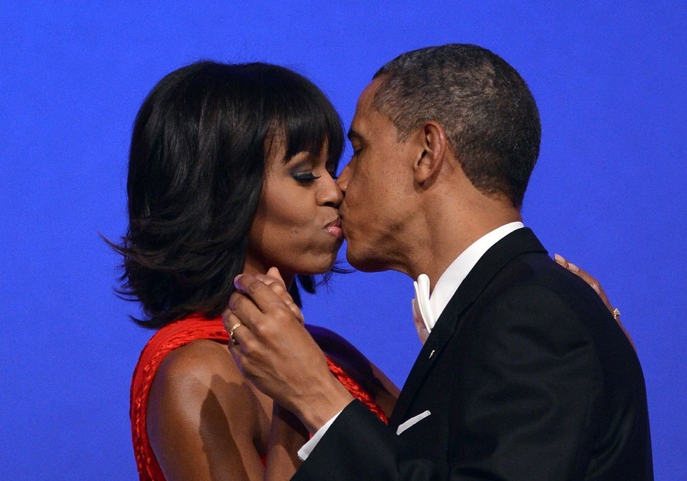 Polibek -Obama s Michelle