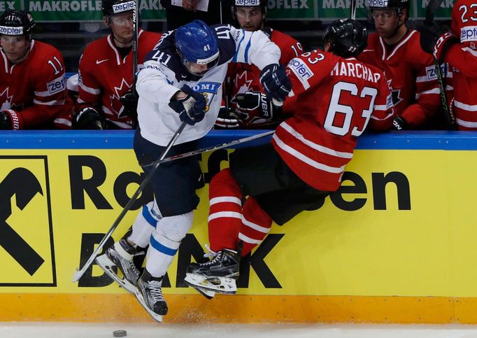 MS 2016 finále Kanada-Finsko: Brad Marchand - Antti Pihlström