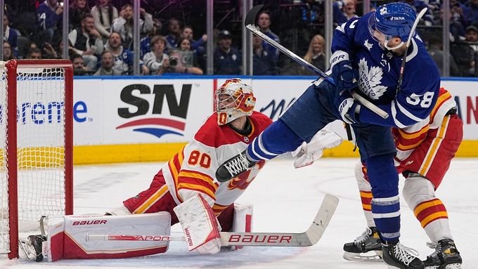NHL: Daniel Vladař (Calgary Flames) -  Michael Bunting (Toronto Maple Leafs)