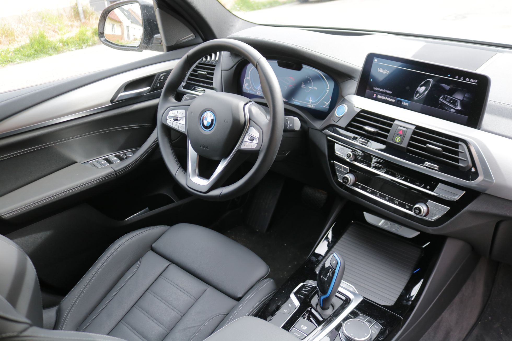 BMW iX3