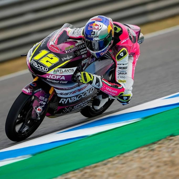 Filip Salač na Hondě při VC Španělska třídy Moto3 (2021)