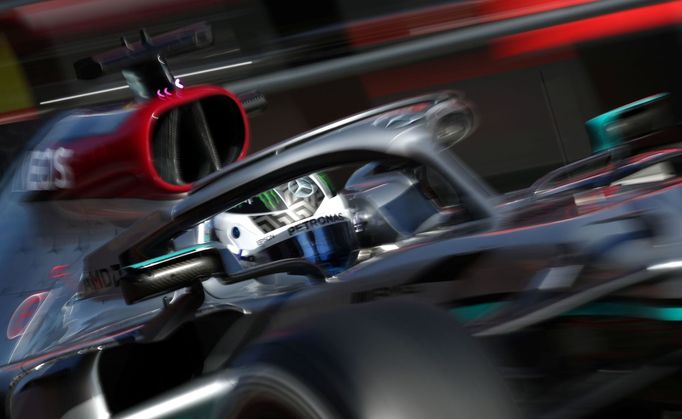 Valtteri Bottas v Mercedesu při druhých testech F1 v Barceloně 2020