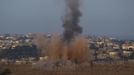 Smoke rises after an Israeli strike in the northern Gaza Strip November 16, 2012. Israel has started drafting 16,000 reserve troops, the military said on Friday, in a sign that violence could escalate further with Palestinian militants in the Gaza Strip. REUTERS/Ronen Zvulun (ISRAEL - Tags: POLITICS CIVIL UNREST MILITARY) Published: Lis. 16, 2012, 8:04 dop.