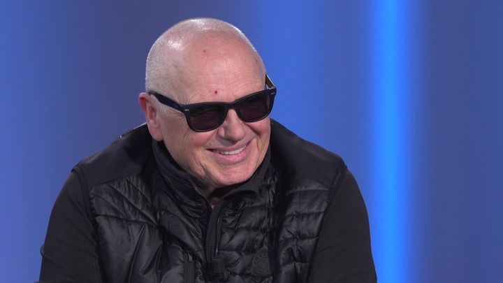 Herečce zlomil žebra a předabovali ho. Korn řekl, proč 30 let neviděl slavnou pohádku