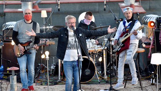 Na snímku zleva jsou kytarista Jaromír Mikel, zpěvák Petr Fiala, bubeník Marcel Gabriel a baskytarista Petr Nekuža.