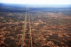 Část nejdelšího rovného železničního úseku na světě (celkem má zhruba 600 km) na trati Adelaide-Perth