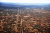 Část nejdelšího rovného železničního úseku na světě (celkem má zhruba 600 km) na trati Adelaide-Perth