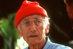 Bez záchranné brzdy. Námořník a filmař Cousteau přežil těžkou autonehodu i smrt syna