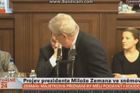 Další oblíbené video: Prezident Miloš Zeman budí tehdejšího ministra zahraničí a svého soka ve finále prezidentské volby Karla Schwarzenberga.